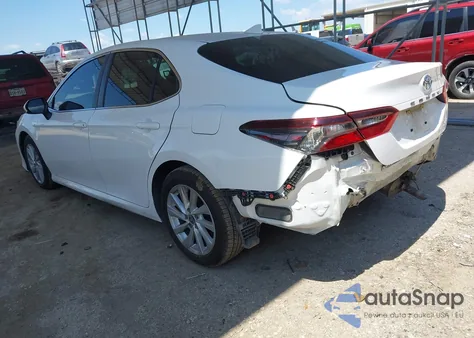 2022 Toyota Camry Le z USA, uszkodzony, nr VIN 4T1C11AK1NU632257